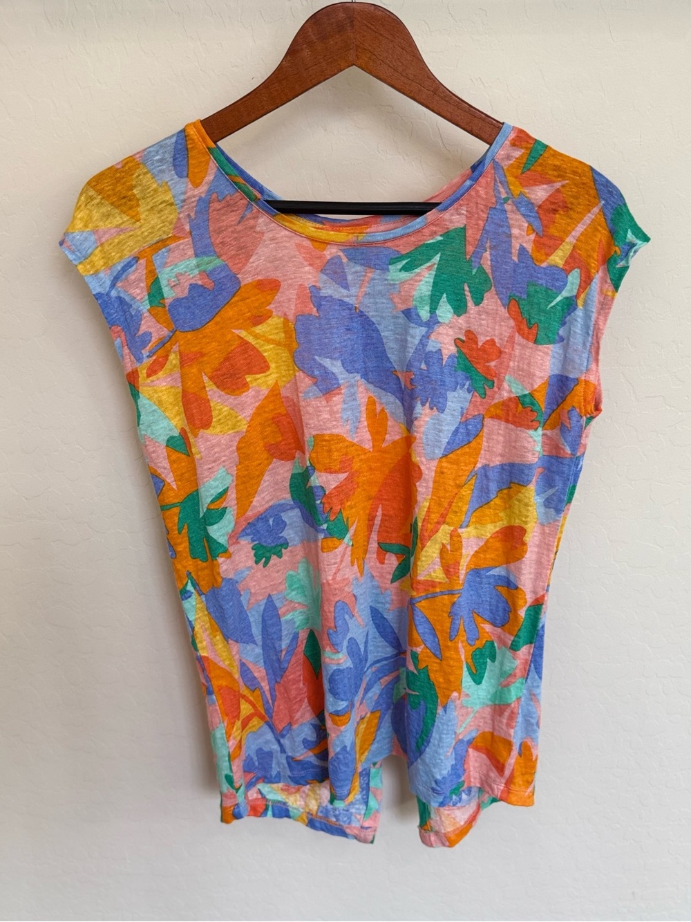 Joie 100% Linen Tropical Floral Print Top Split Back Slub Knit Tee Medium EUC